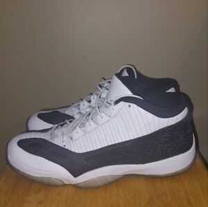Men's size 13 Jordan 11